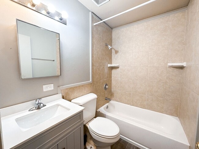 Building Photo - 8415 E 34th St