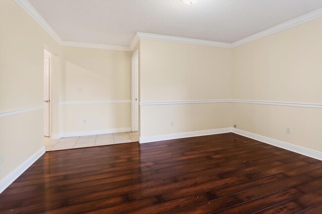 Building Photo - 1249 Northview Dr