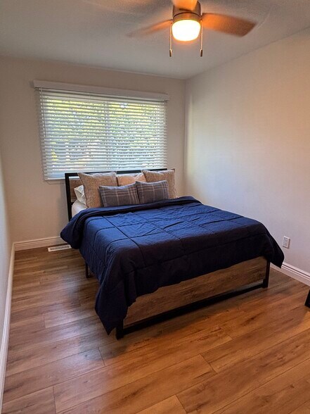 Building Photo - 204 Springmeadow Dr