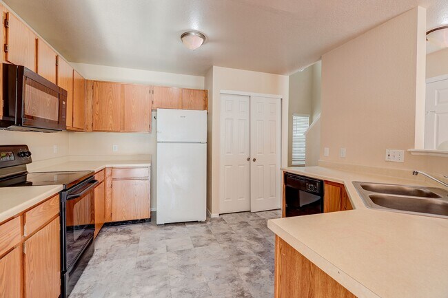 Building Photo - 1273 S Zeno Way