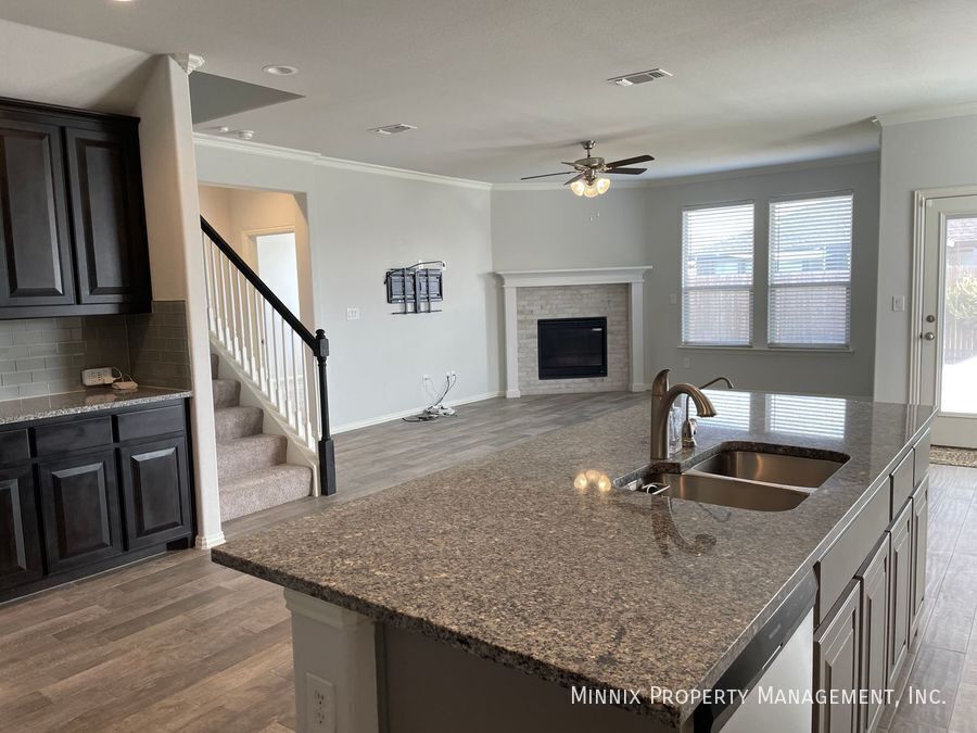 Building Photo - 1219 Pavilion Pkwy