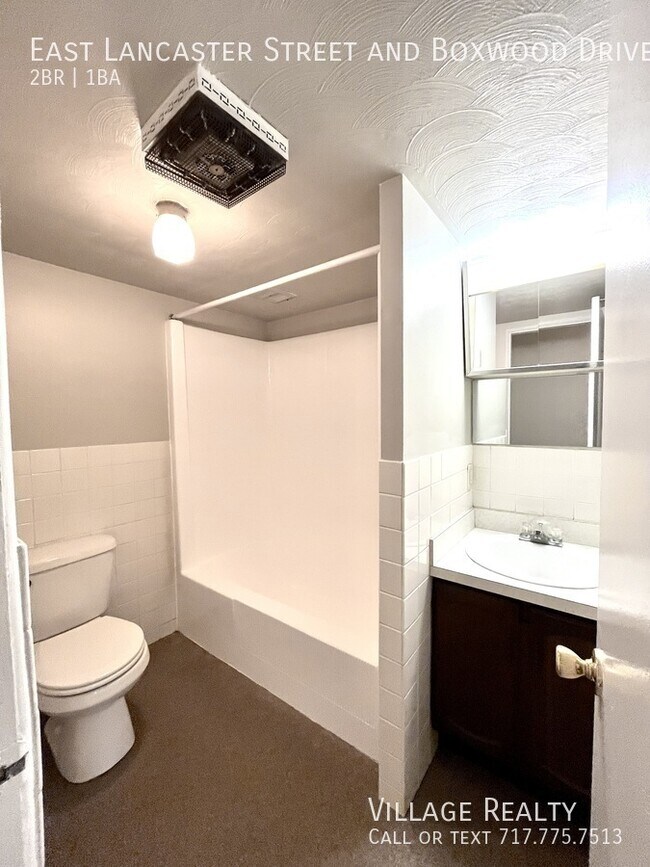 Building Photo - 308 E Lancaster St