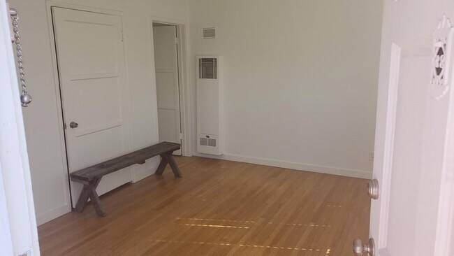 Building Photo - 2020 Ocean Park Blvd