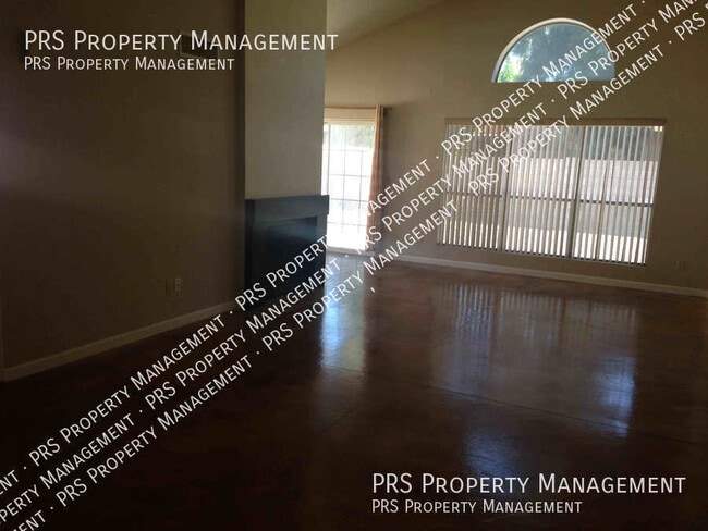 Building Photo - 1623 N Comanche Dr