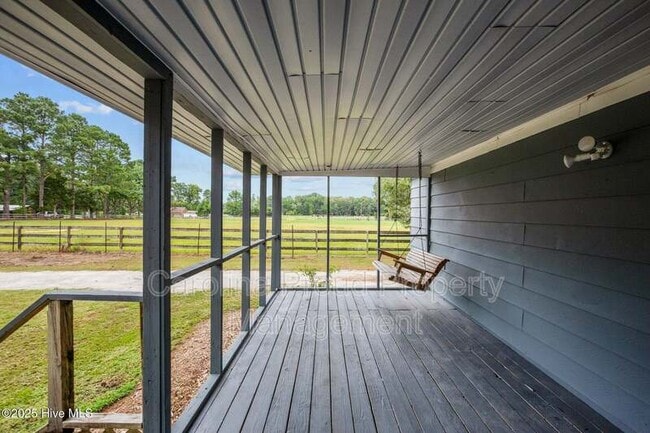 Building Photo - 741 Cindas Ln