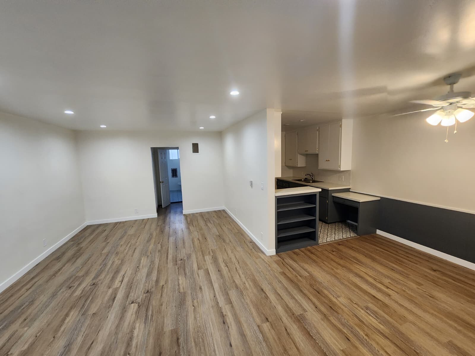 Building Photo - 1414 S Orange Grove Ave