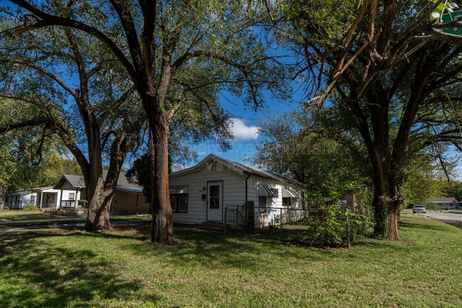 Building Photo - 1160 S Richmond Ave