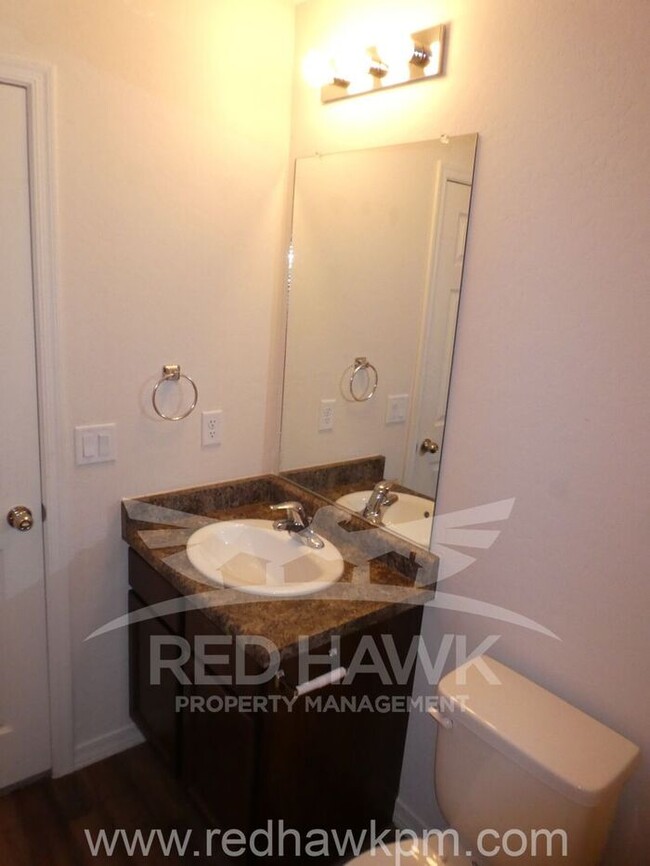 Building Photo - Gorgeous Three Bedroom plus Loft, Two and ...