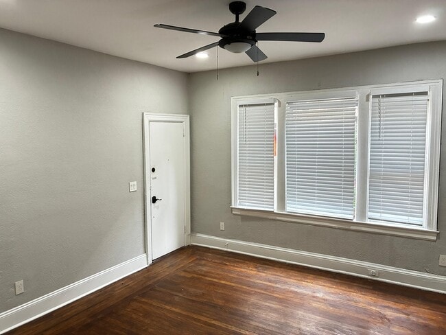 Building Photo - 2738 Riverside Ave