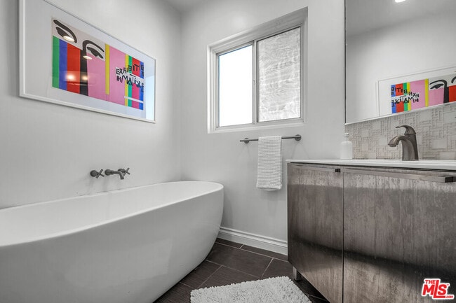 Building Photo - 14238 Dickens St