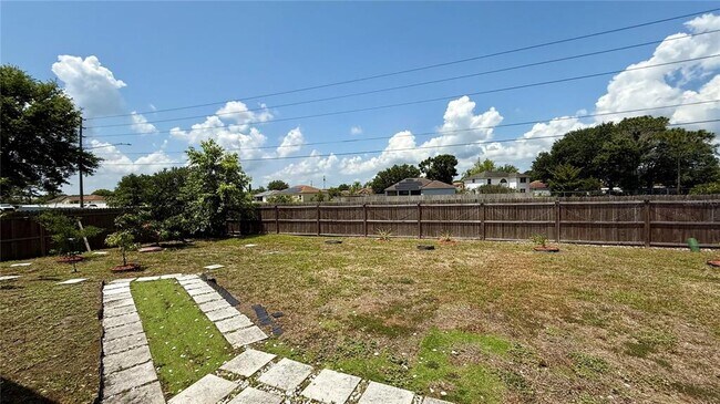 Building Photo - 526 Maricopa Dr
