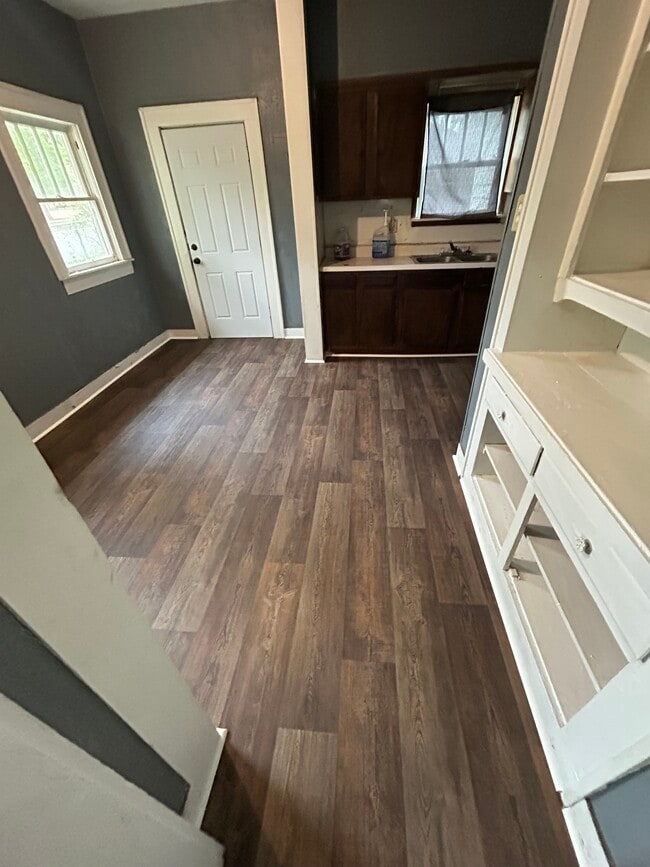 Building Photo - 1301 Giddings St