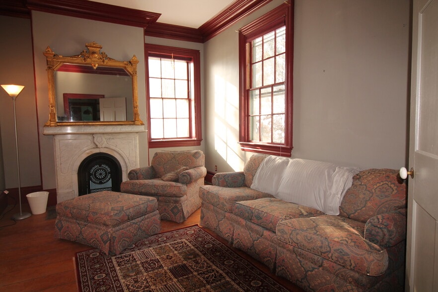 Building Photo - 1 Summer St