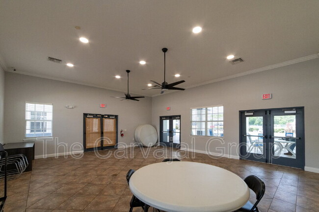 Building Photo - 6646 S Goldenrod Rd