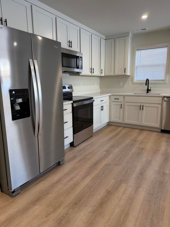 Building Photo - 1007 Jefferson St