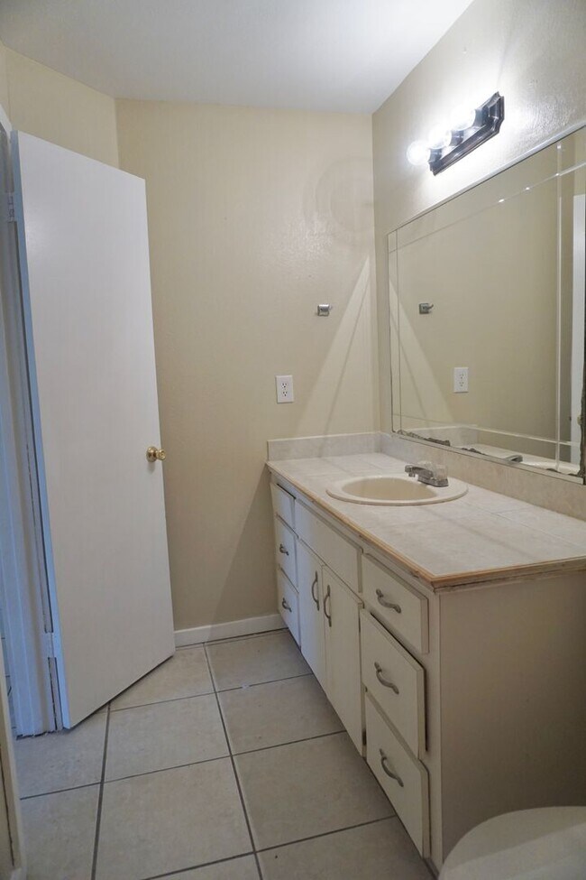 Building Photo - Southwest Winter Haven