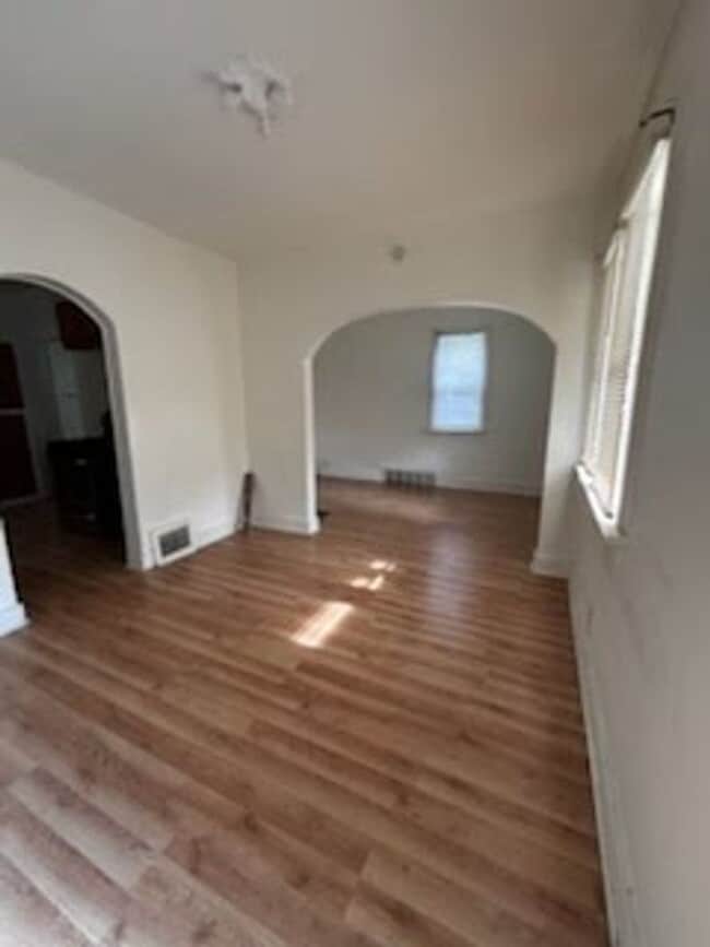 Primary Photo - Single Family Home in West Allis Now Avail...