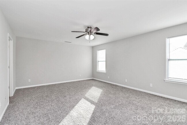 Building Photo - 8116 Dumphries Dr