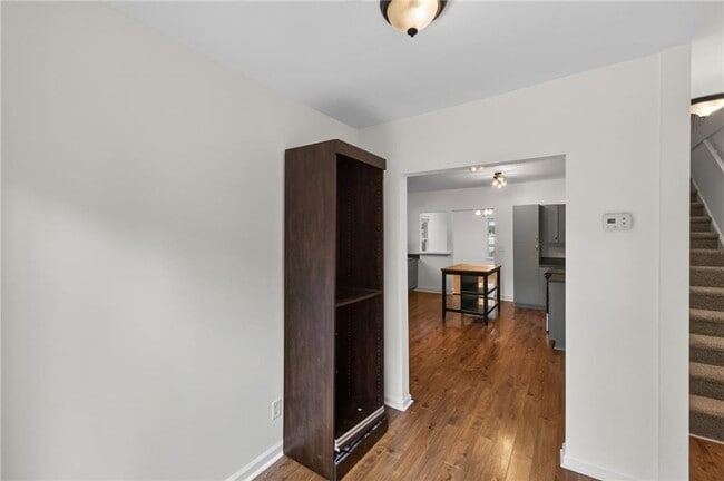 Building Photo - 1801 Evans Dr SW