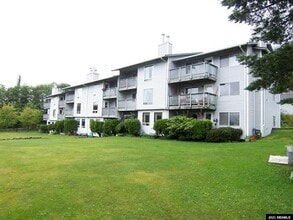 Building Photo - 930 Carlanna Lake Rd