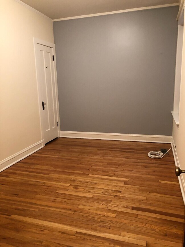 Building Photo - 6137 S Fairfield Ave