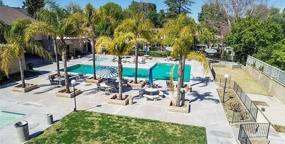 Building Photo - 24518 Nicklaus Dr