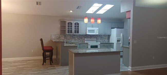 Building Photo - 10907 New Brighton Ct