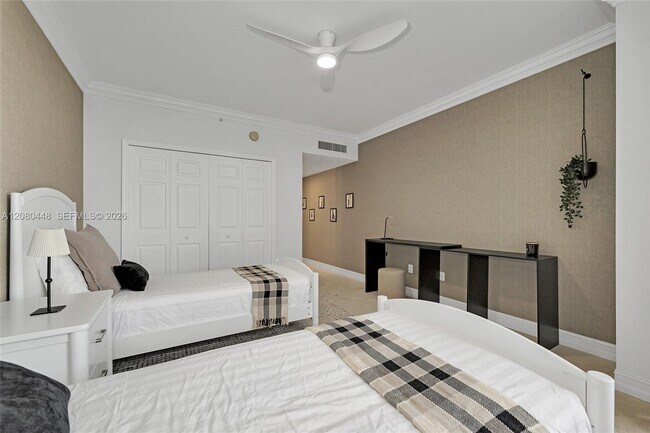 Building Photo - 9559 Collins Ave