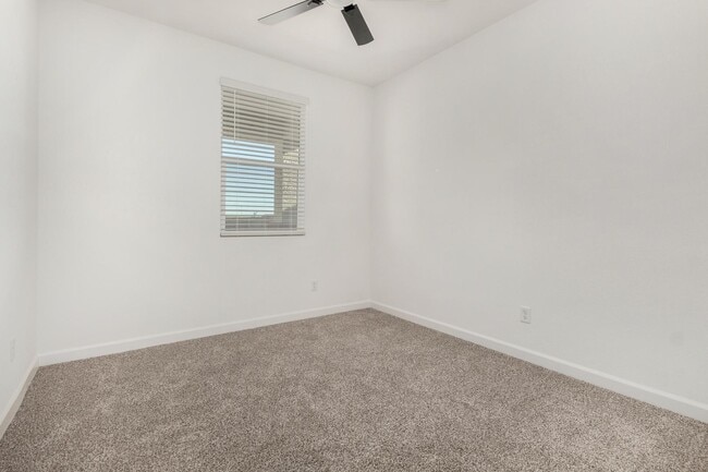 Building Photo - 17824 W Vogel Ave