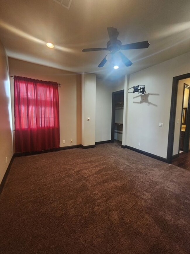 Building Photo - 2331 Calloway Dr