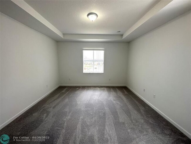 Building Photo - 2364 NW 131st Cir