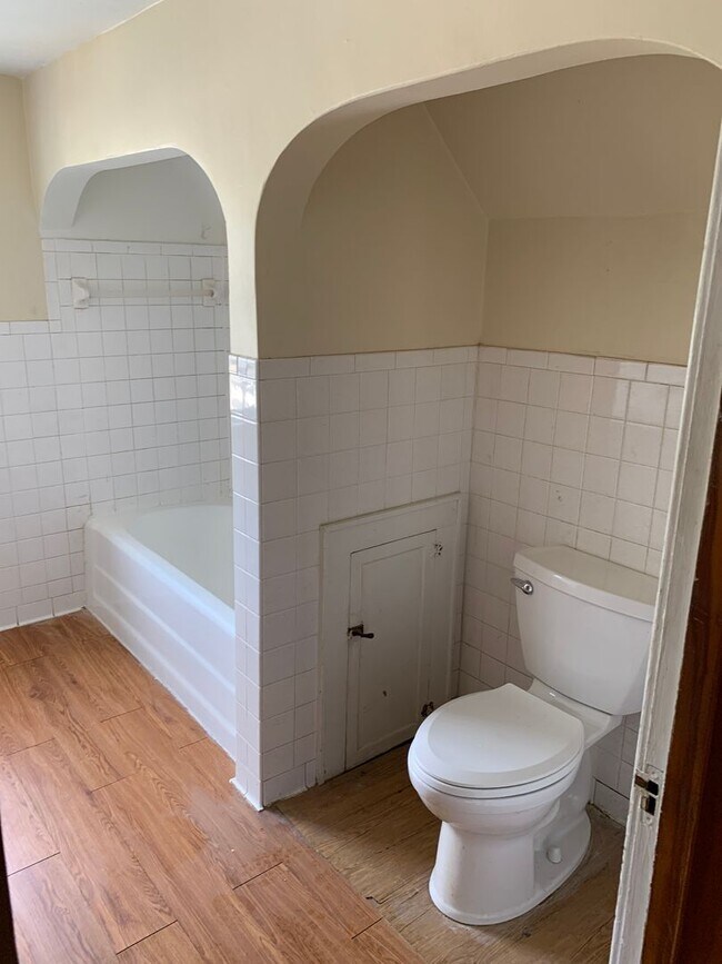 Building Photo - 1224 16th St