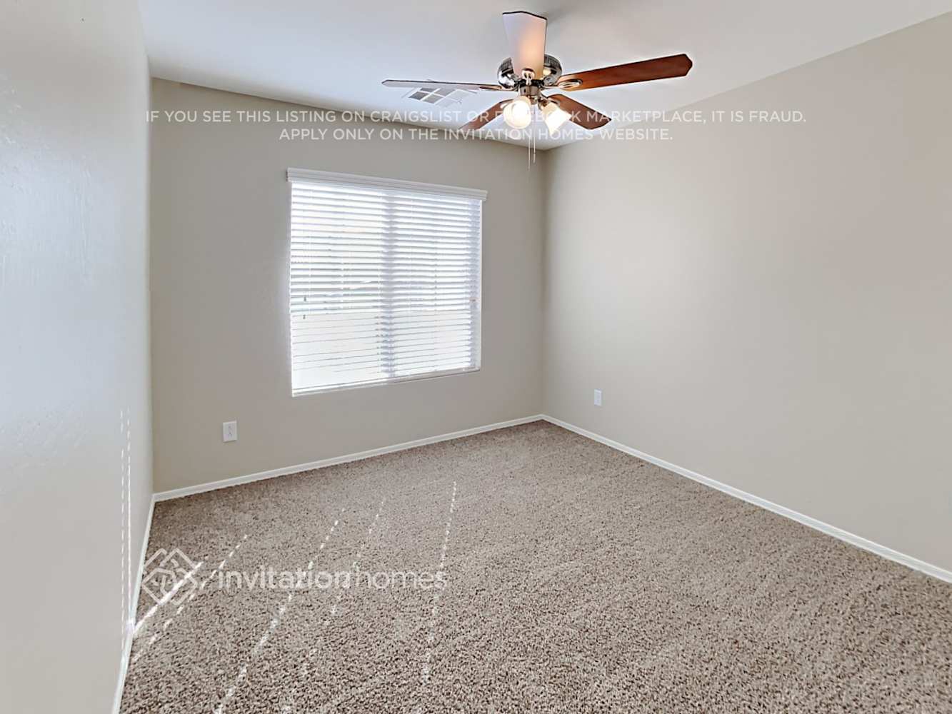 Building Photo - 552 S 167th Ln