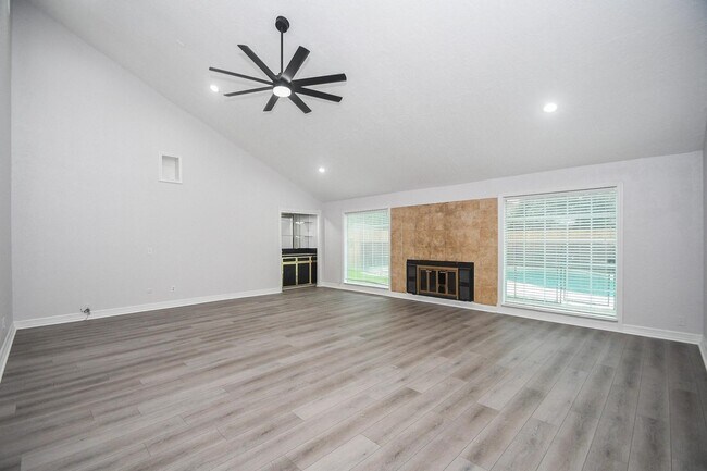 Building Photo - 10903 Shawnbrook Dr