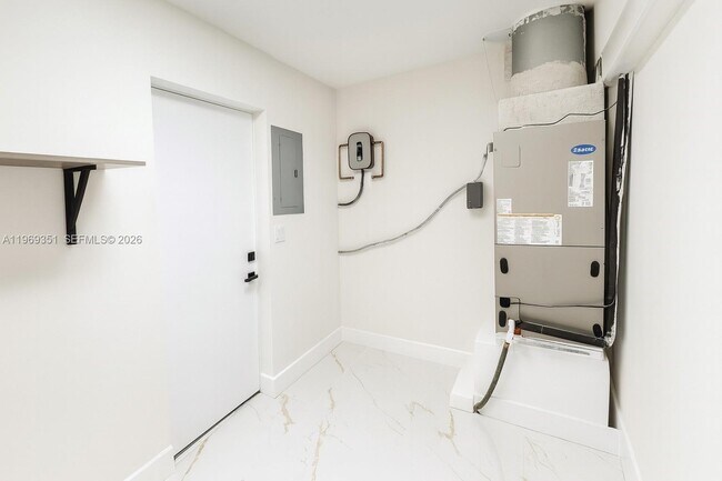 Building Photo - 3801 NE 16th Terrace