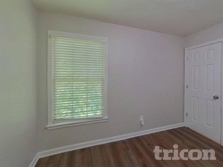 Building Photo - 790 James Madison Dr