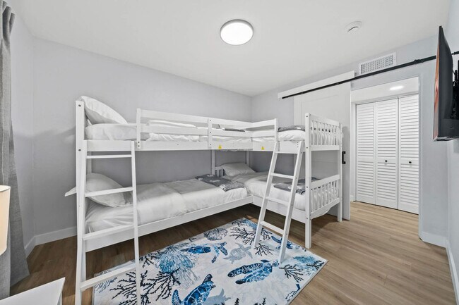 Building Photo - 115 Esther Dr