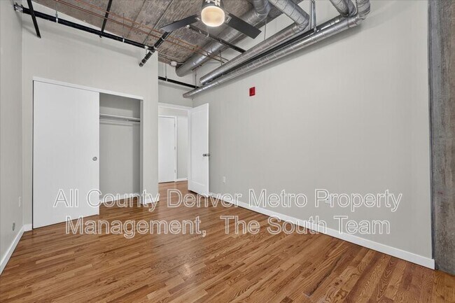 Building Photo - 3201 Shoshone St