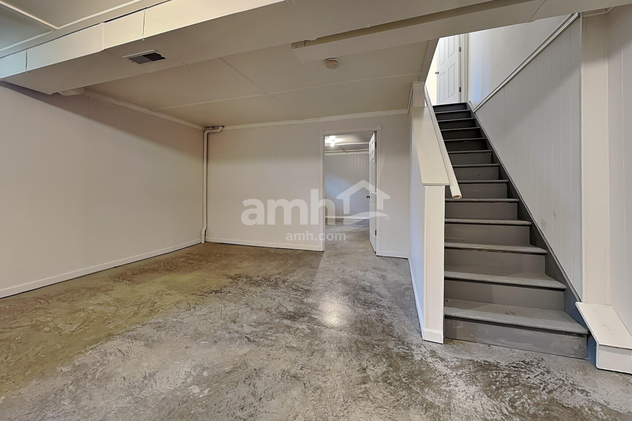 Building Photo - 9774 Whispering Way