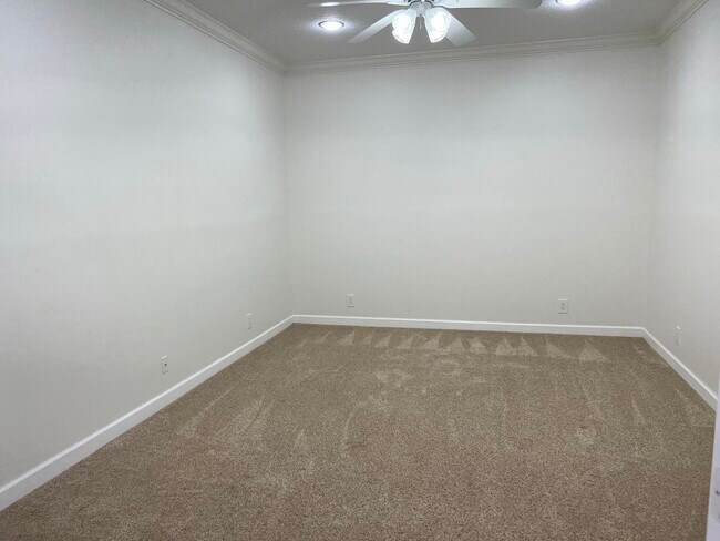 Building Photo - 7032 Willow Pine Way