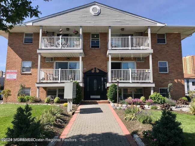 Building Photo - 301 Sixth Ave