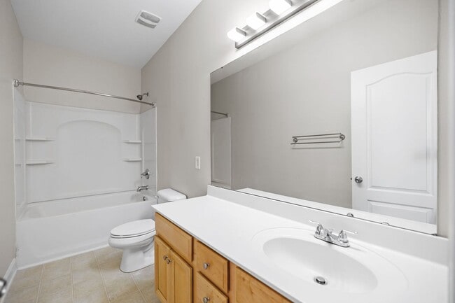 Building Photo - 10724 Alvarado Way