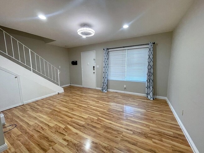Building Photo - 38594 Royal Ann Common