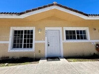 Building Photo - 3824 SW 48th Ave