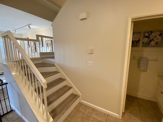 Building Photo - 11366 Via Rancho San Diego