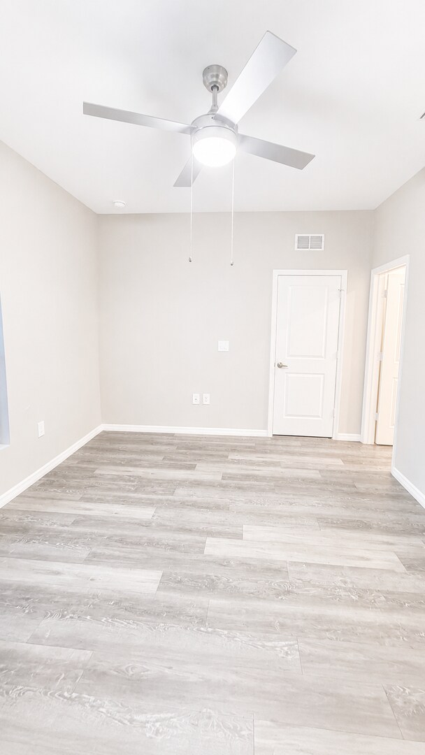 Building Photo - Hidden Gem! Beautiful 3/2 Duplex