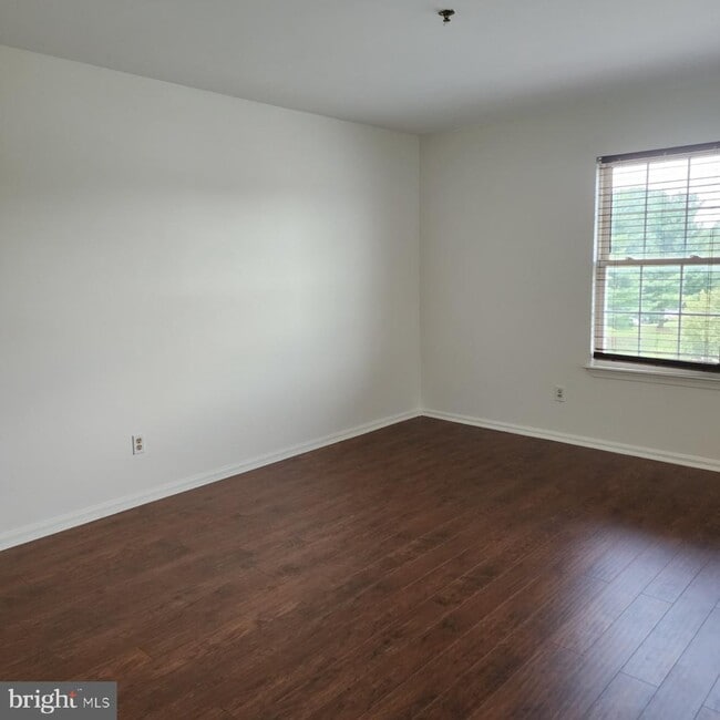 Primary Photo - 212 Highland Blvd