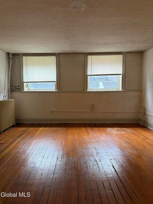 Building Photo - 55 Ten Broeck St