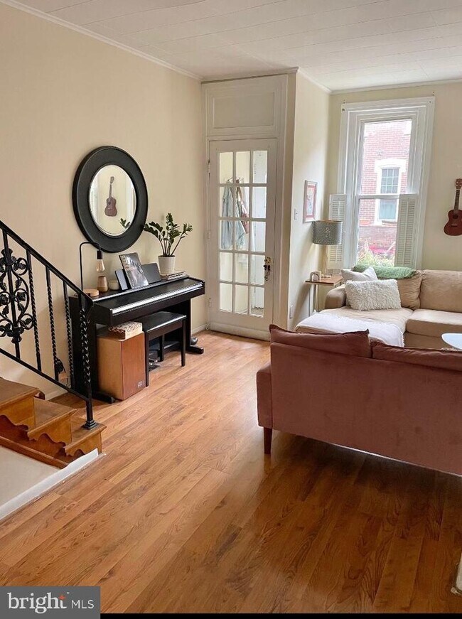 Building Photo - 861 N Taylor St