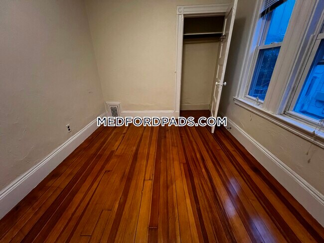 Building Photo - 128 Princeton St